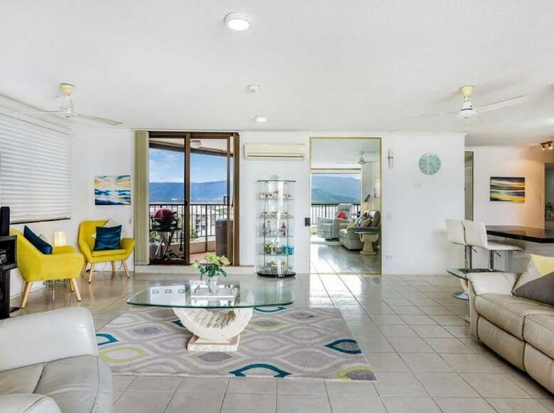 Cairns Ocean View Apartment In Aquarius