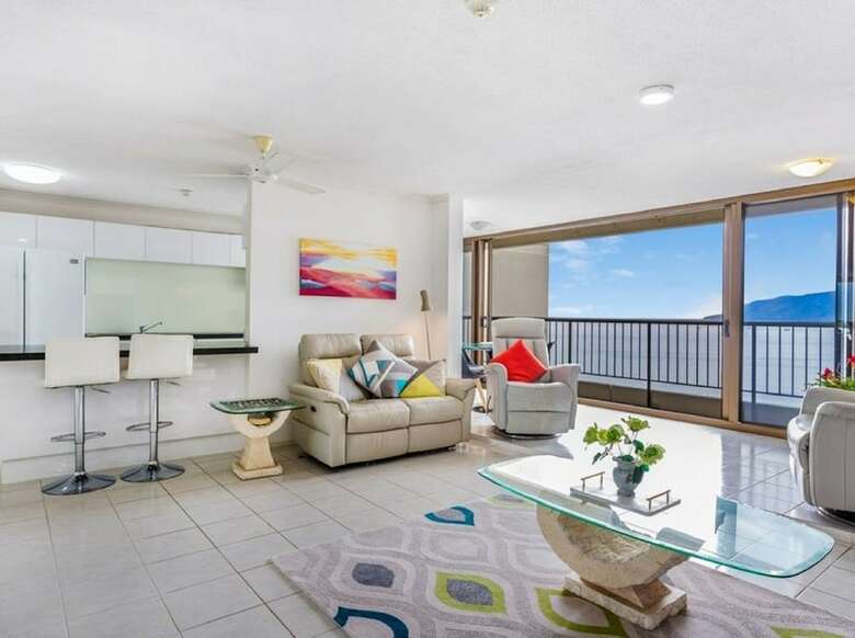 Cairns Ocean View Apartment In Aquarius