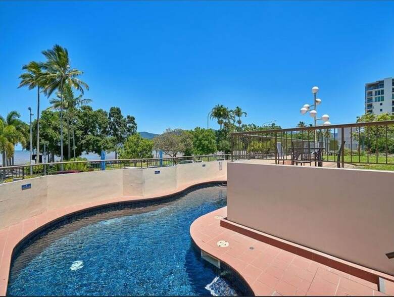 Cairns Ocean View Apartment In Aquarius