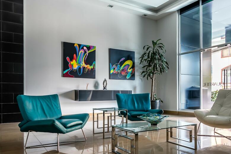 Diaphanous Urban Apartment