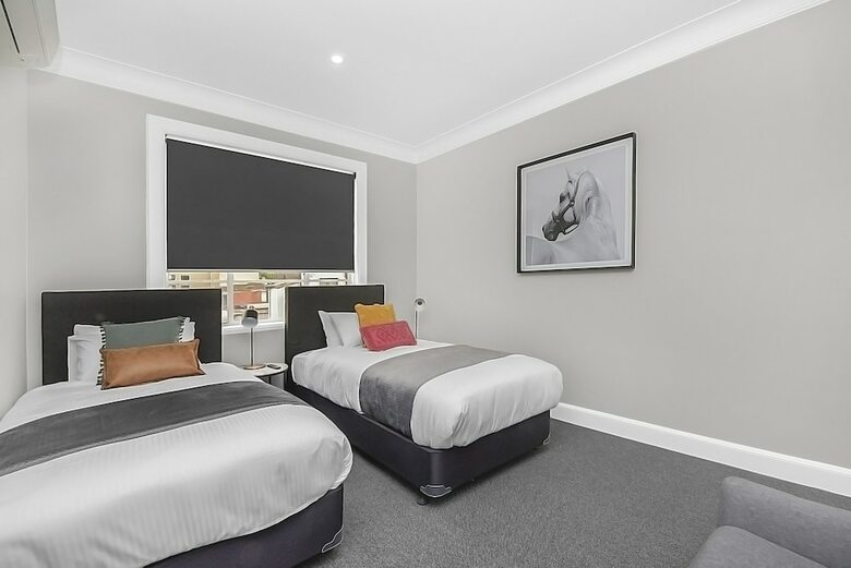 Horse And Jockey Hotel
