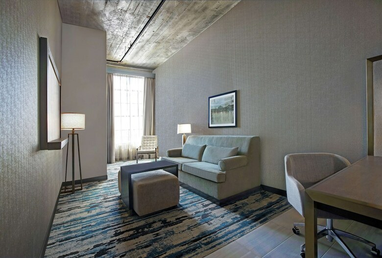 Hotel Embassy Suites By Hilton Rockford Riverfront