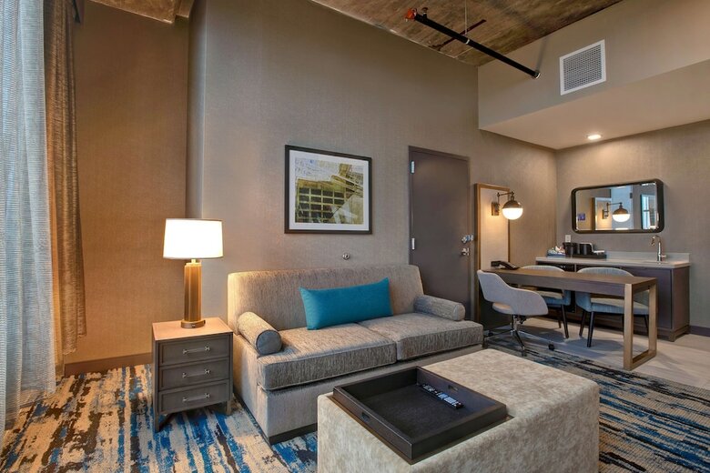 Hotel Embassy Suites By Hilton Rockford Riverfront