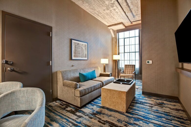 Hotel Embassy Suites By Hilton Rockford Riverfront