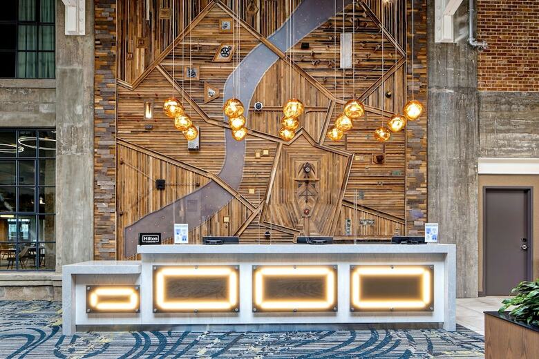 Hotel Embassy Suites By Hilton Rockford Riverfront