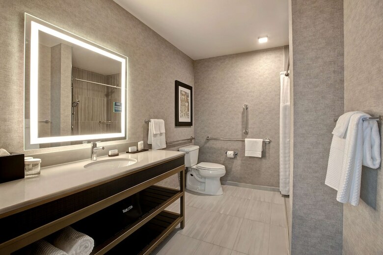 Hotel Embassy Suites By Hilton Rockford Riverfront