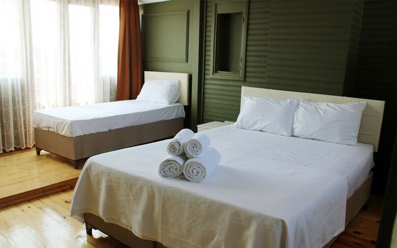 Hotel The Local