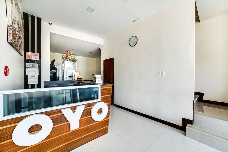 Hotel Oyo 256 Sakura Suites