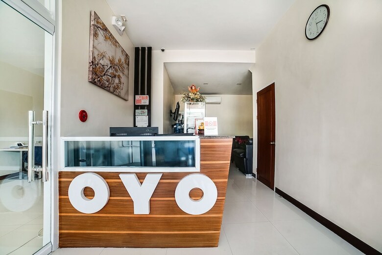 Hotel Oyo 256 Sakura Suites