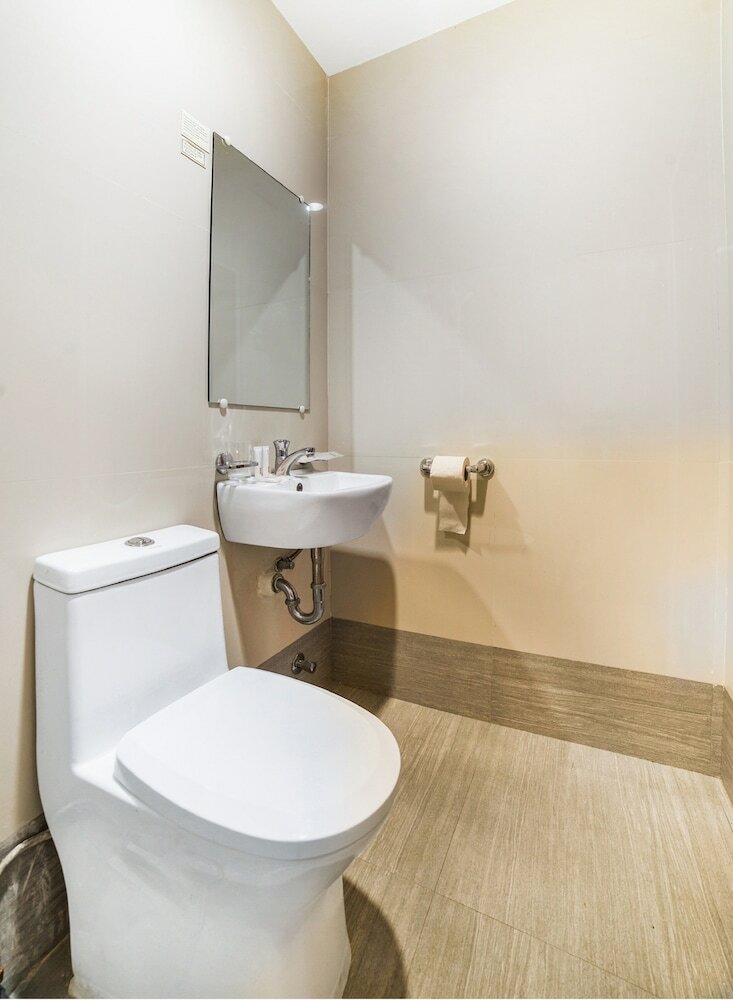 Hotel Oyo 256 Sakura Suites
