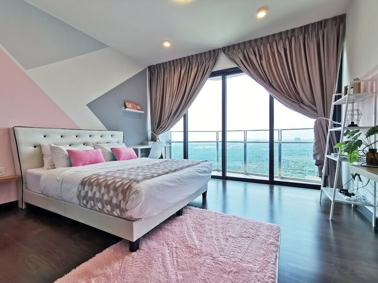 Almas Suites Puteri Harbour Hello Kitty