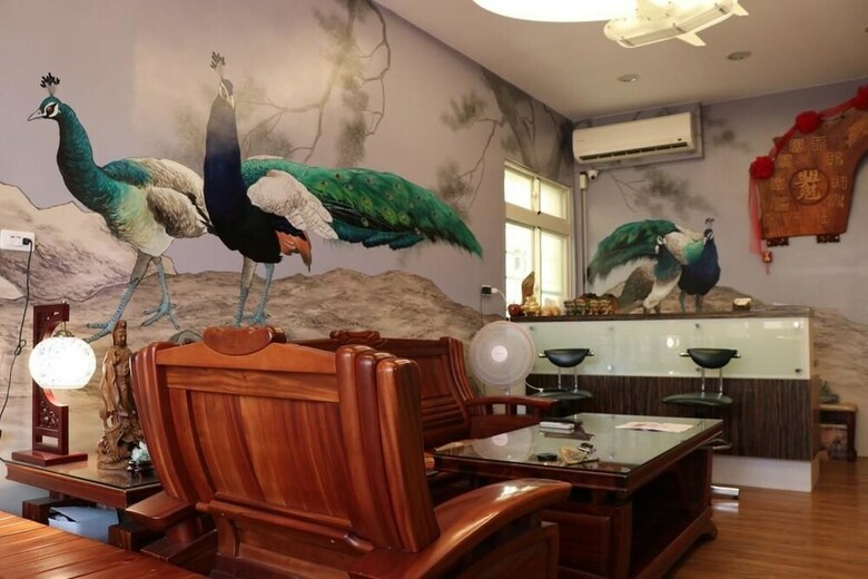 Hotel Painted Holiday