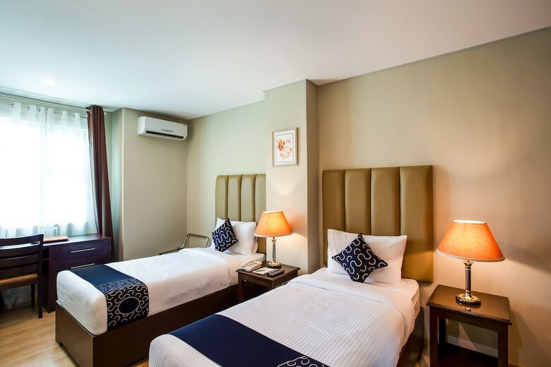 Capital O 461 Asrodel Hotel