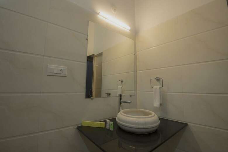 Hotel Chandraveer Niwas