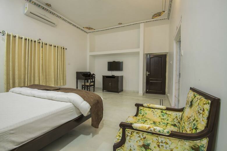 Hotel Chandraveer Niwas