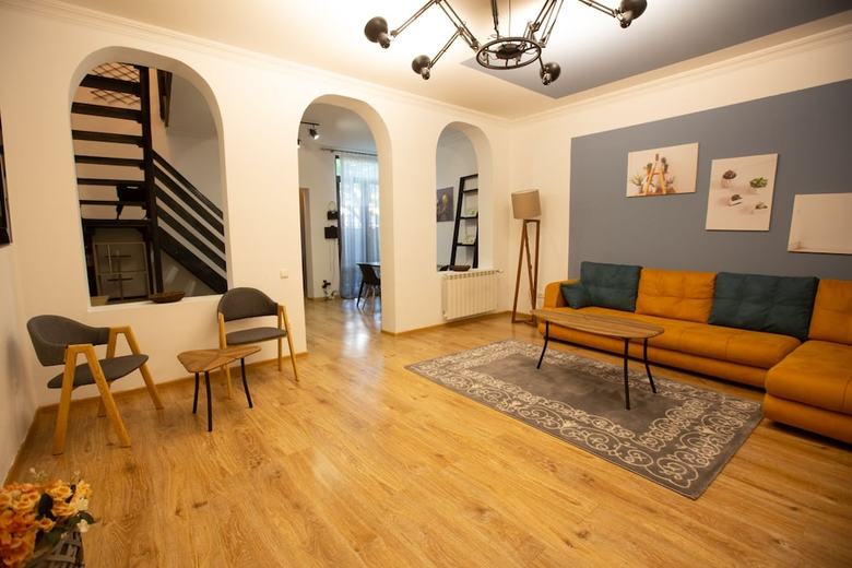 Veranda House On Samreklo 25