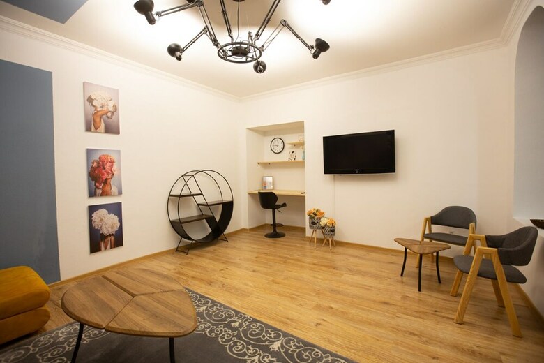 Veranda House On Samreklo 25