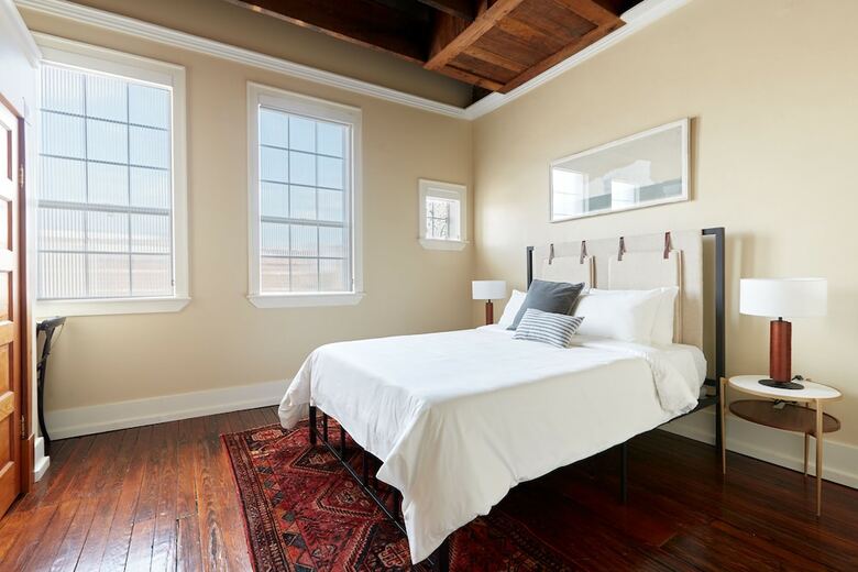 Sonder - Congress Apartments