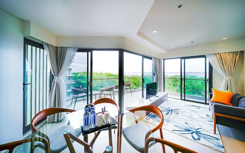 Hotel Tambuli Seaside Resort And Spa