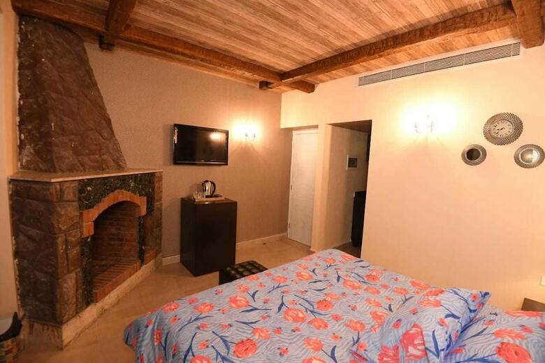 Aristo House Hotel