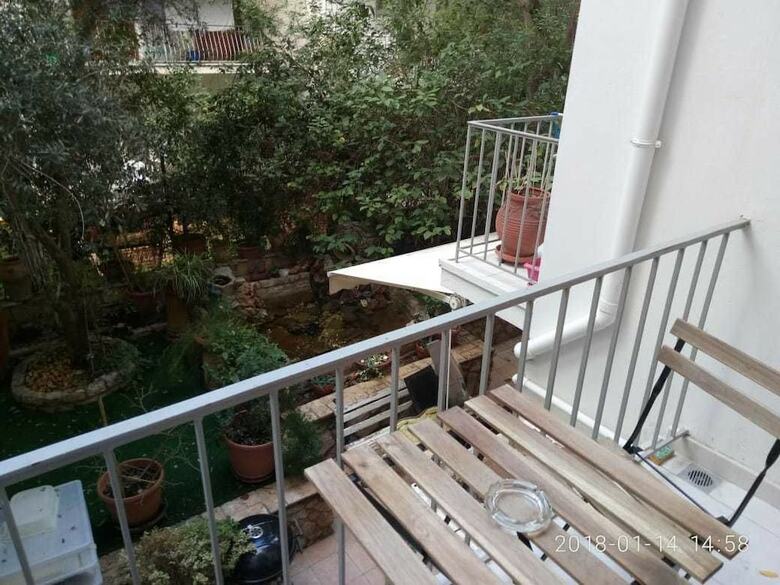 Modern Ideally Located Studio Apartment