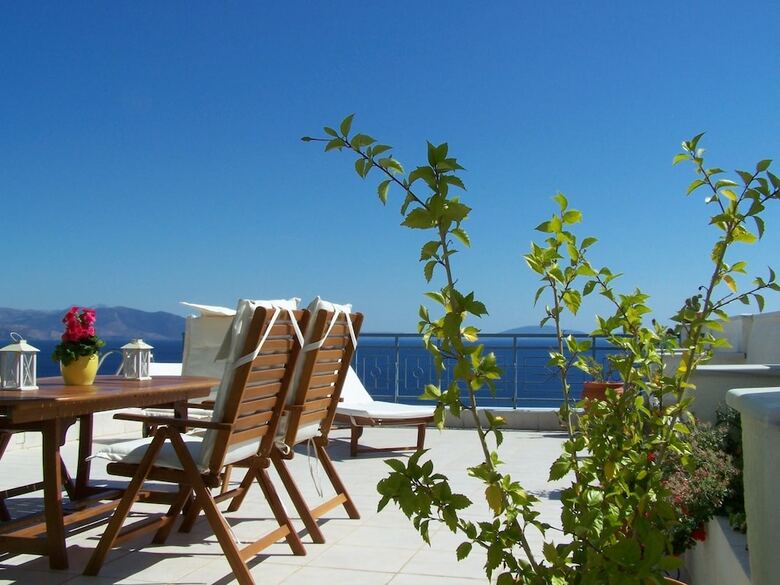 Apartamentos Villa Petra With Swimming Pool
