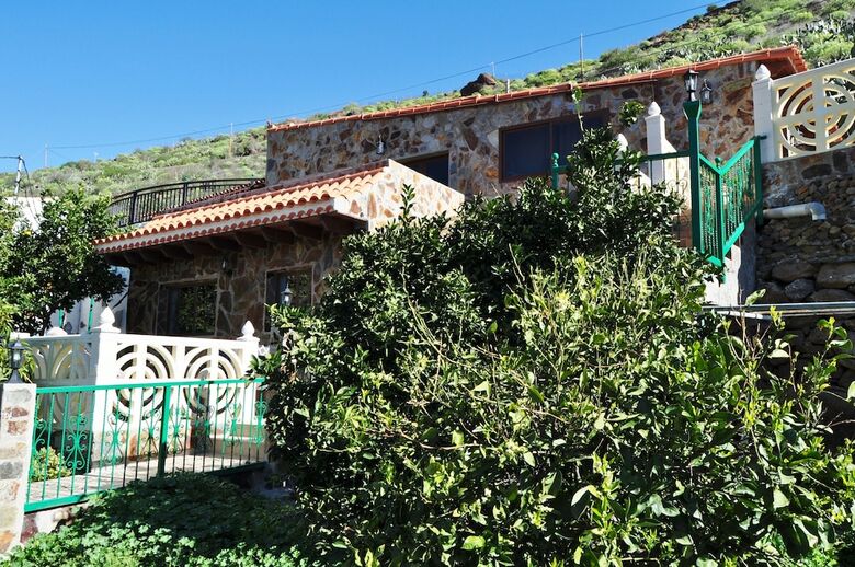 Aparthotel Finca Tom�s Y Puri