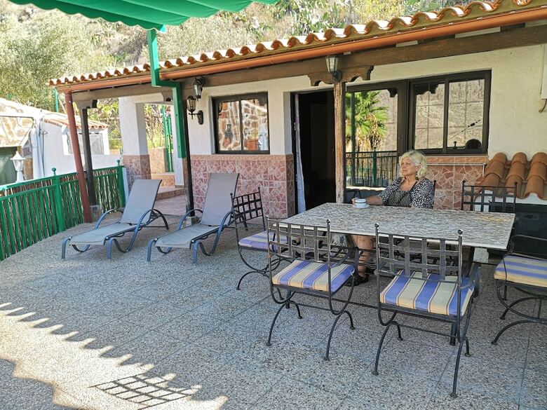 Aparthotel Finca Tom�s Y Puri