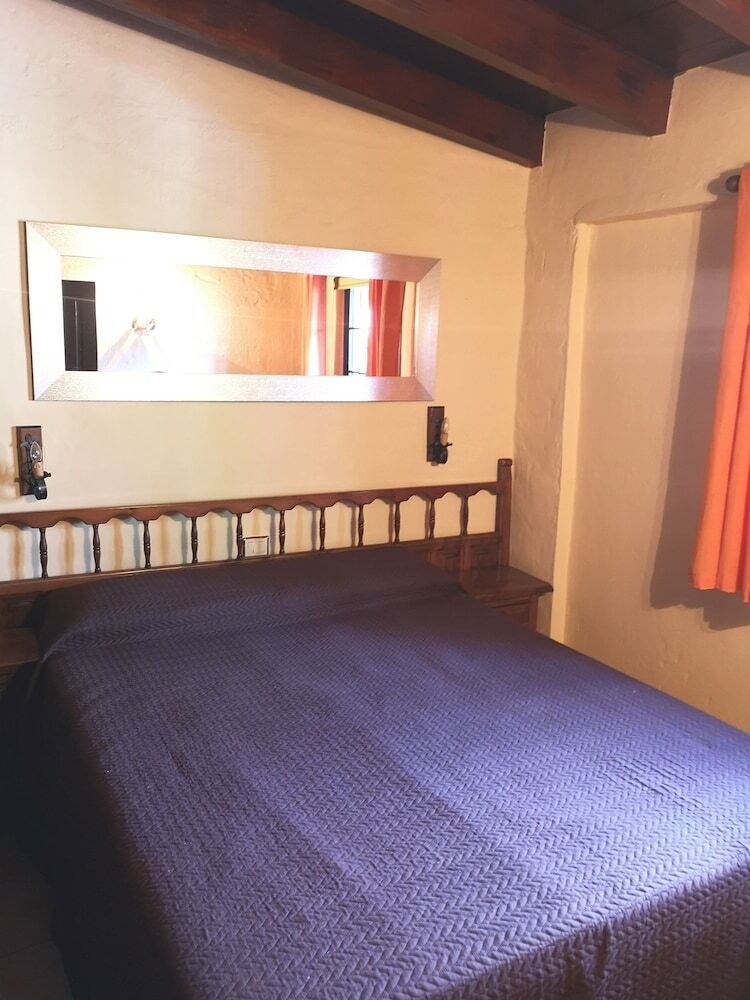 Aparthotel Finca Tom�s Y Puri