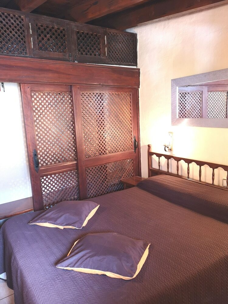 Aparthotel Finca Tom�s Y Puri