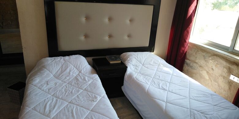 Hostal Peace Castle Hoste