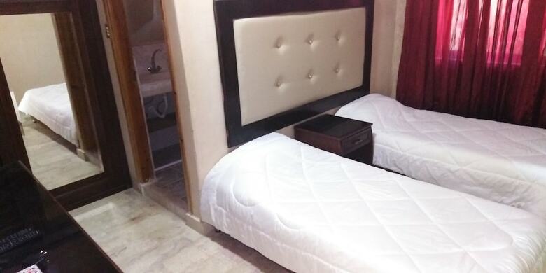 Hostal Peace Castle Hoste