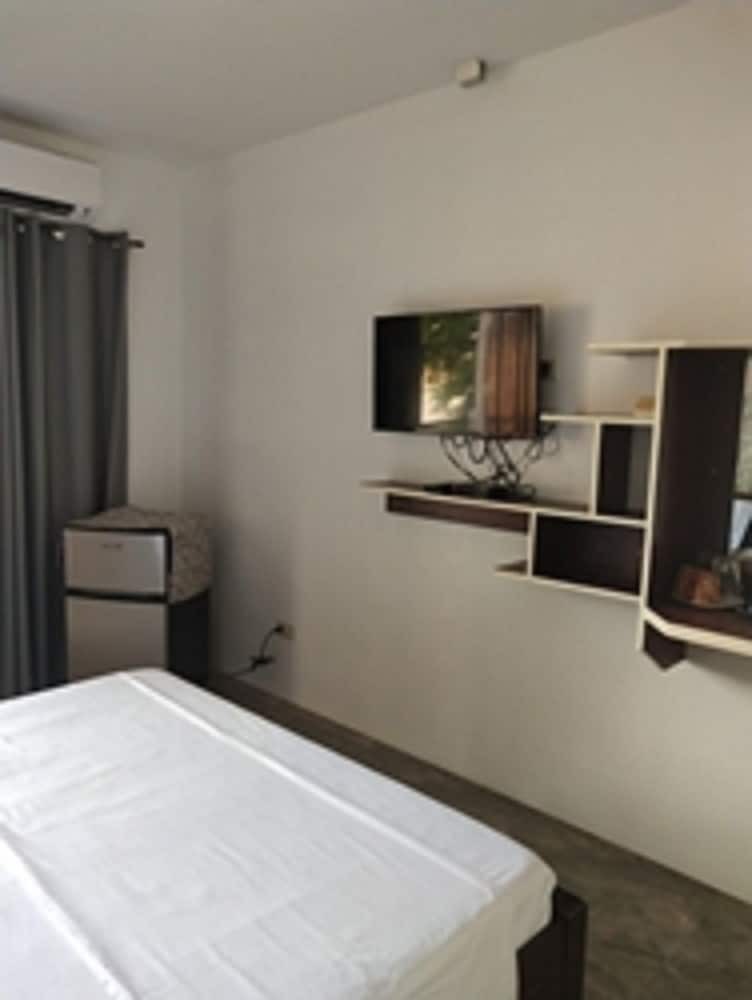 Bed & Breakfast Hr Hotel Bar And Restaurant