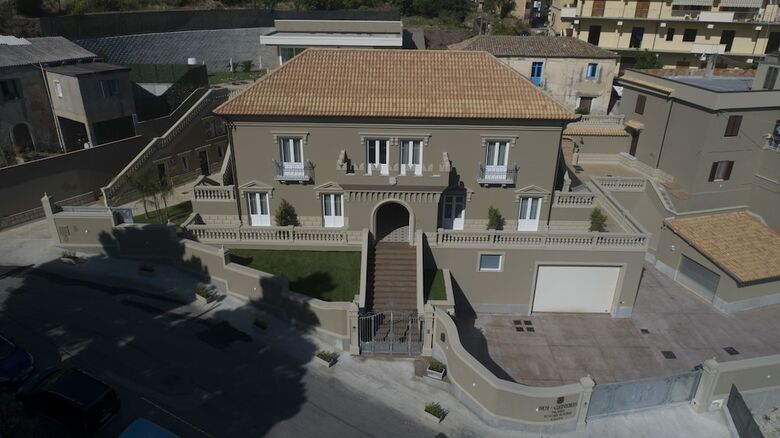 Hotel Sui Generis