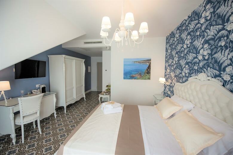 Hotel Sui Generis
