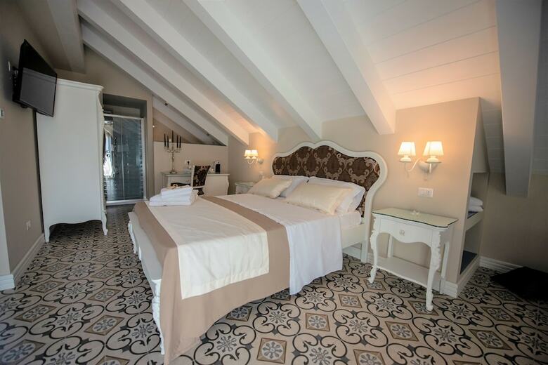 Hotel Sui Generis