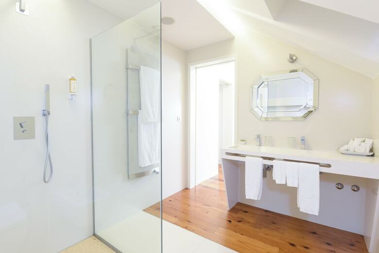 Hotel Sundial Gardens & Suites