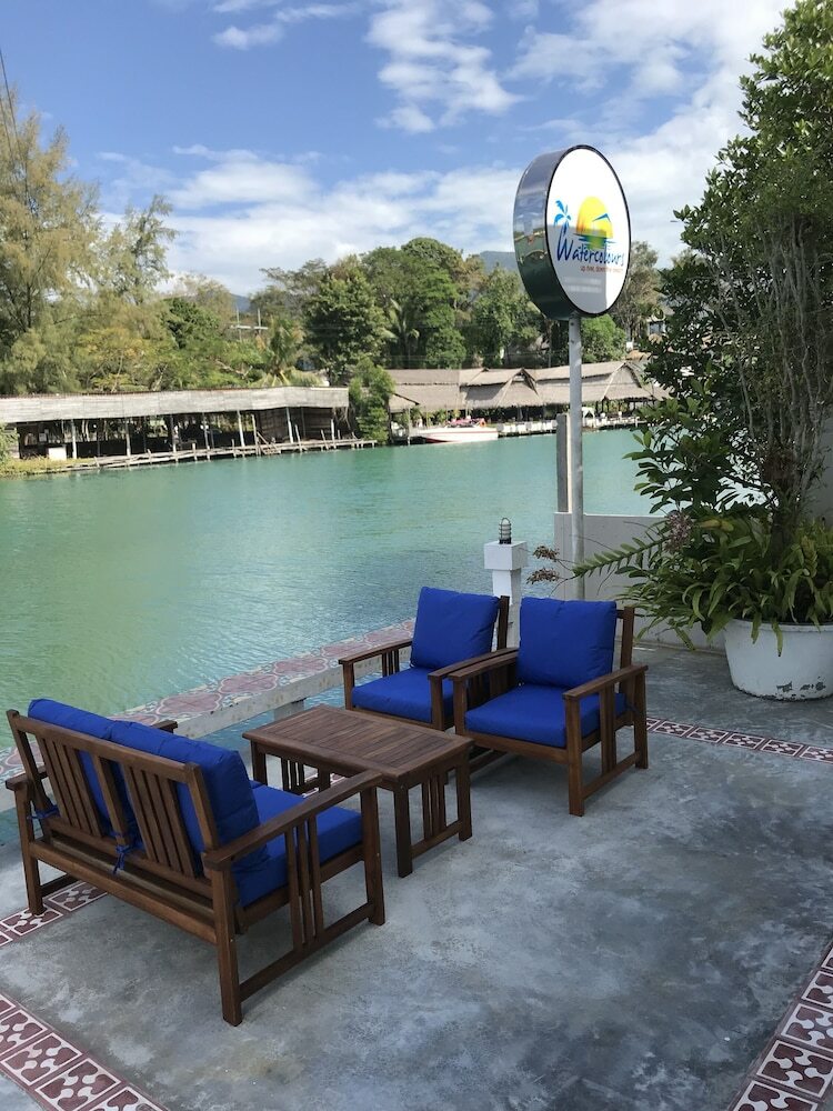 Hotel Watercolours Resort