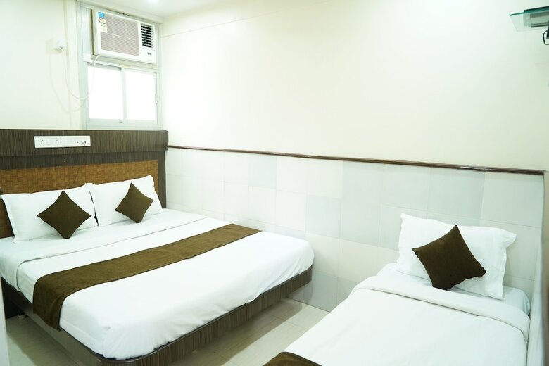 Hotel Sharda Residency