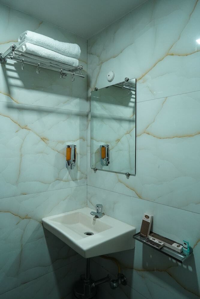 Hotel Sharda Residency