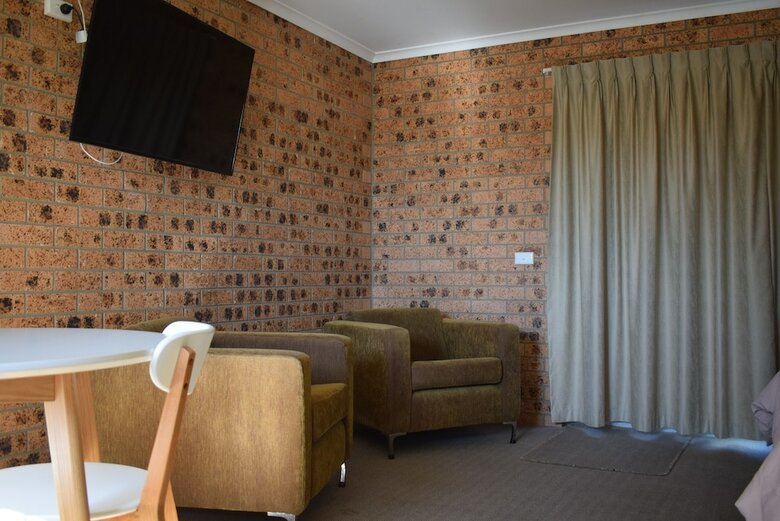 Hotel Bega Caravan Park