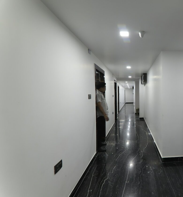 Hotel L N International