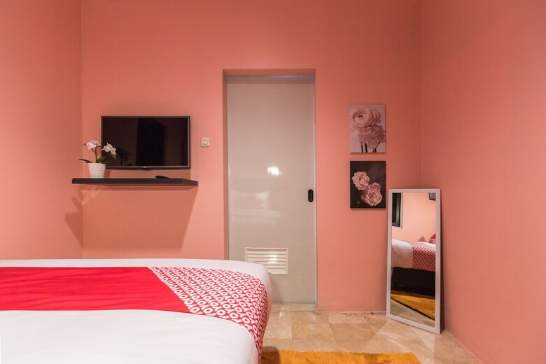 Hotel Oyo 1491 Sandang Residence