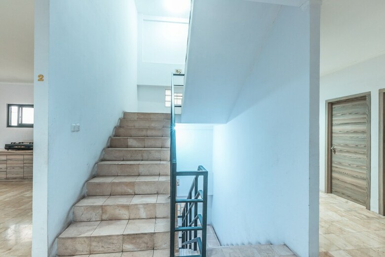 Hotel Oyo 1491 Sandang Residence