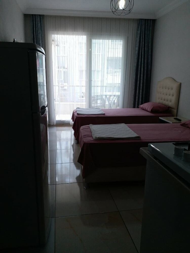 Avsa Roza Apart