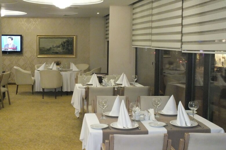 Park Royal Hotel