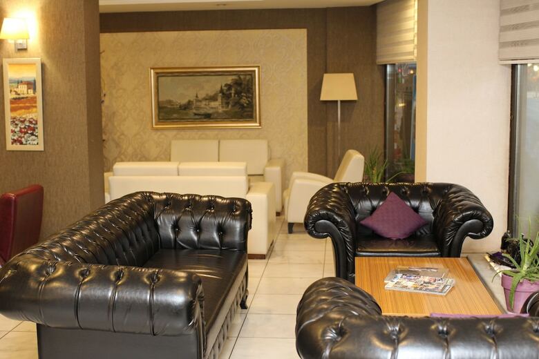 Park Royal Hotel