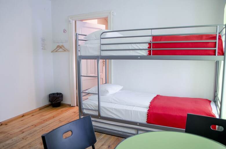 Hostal Red Nose - Hostel