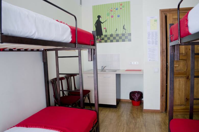 Hostal Red Nose - Hostel