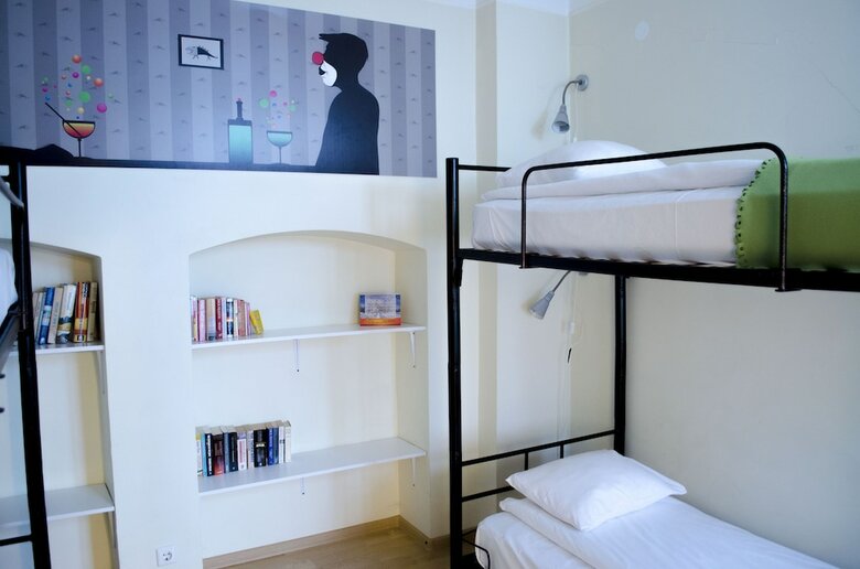 Hostal Red Nose - Hostel